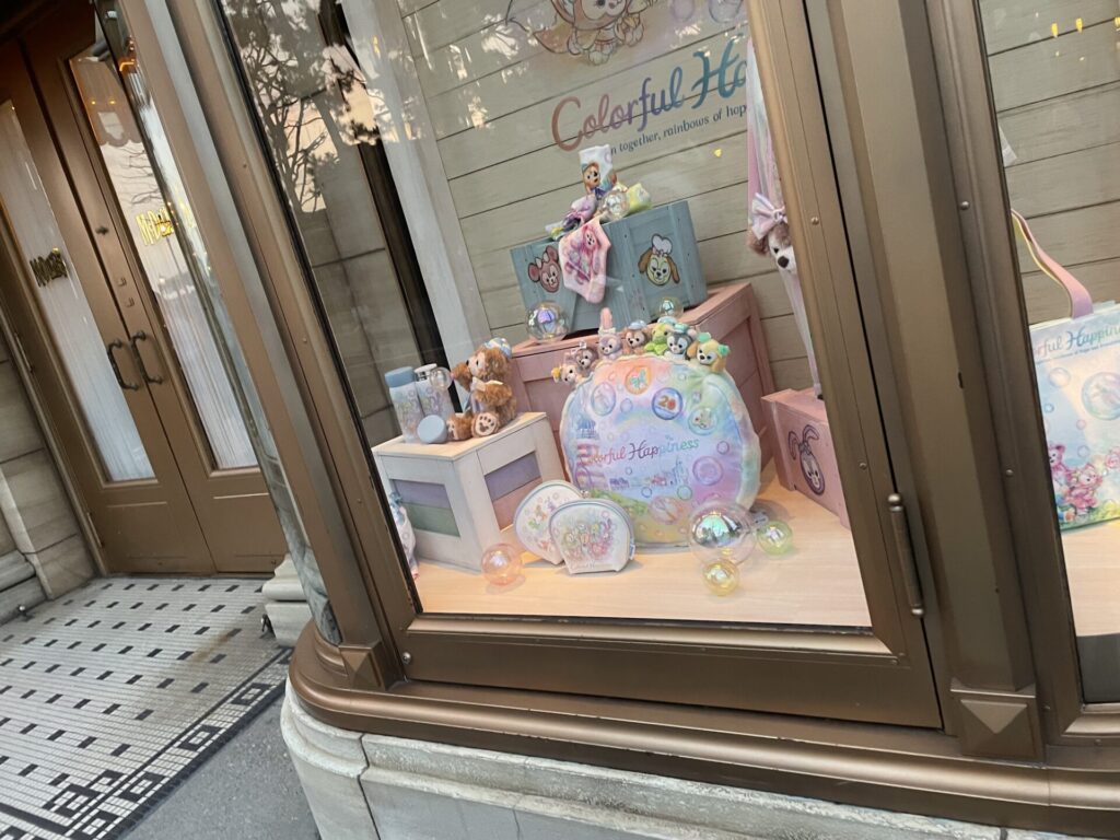 duffy-display-next-to-mcducks−４