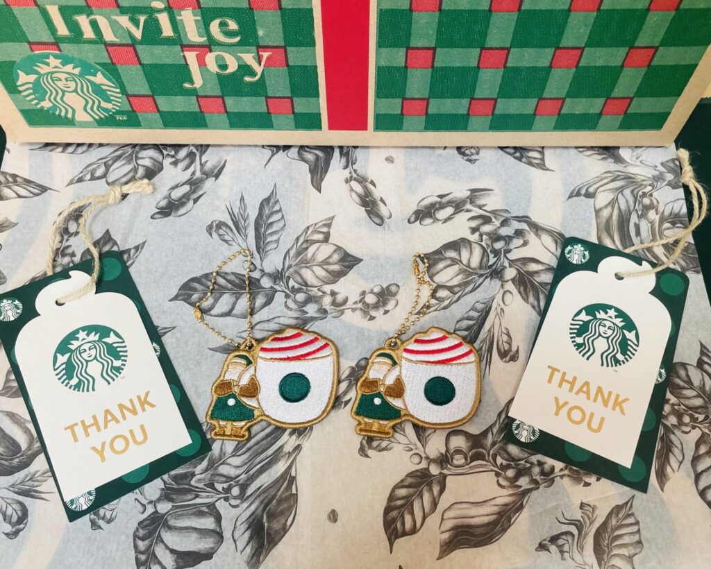 Starbucks HAPPY HOLIDAYS！２５