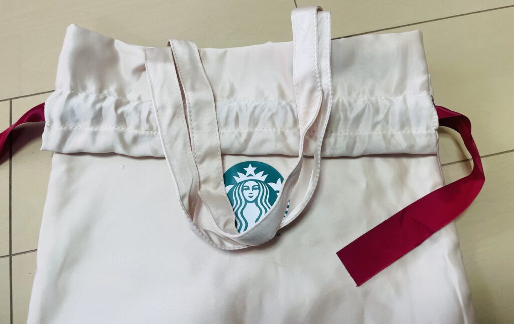 Starbucks HAPPY HOLIDAYS！２４